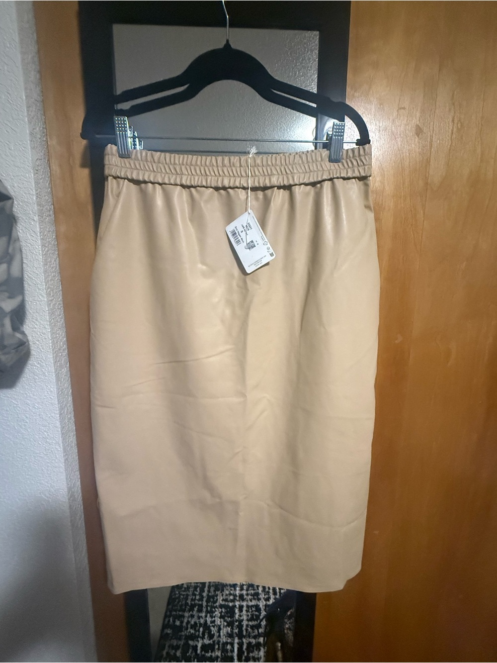 Wolford Beige Faux-Leather Elastic Waist Pencil Skirt